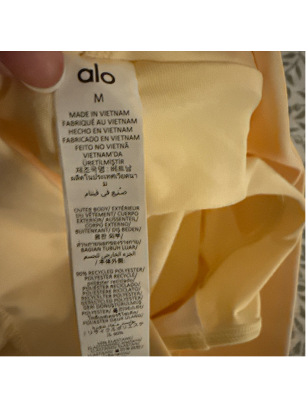 Alo Yoga V-Cute Running Short M Yellow - Picture 6 of 6